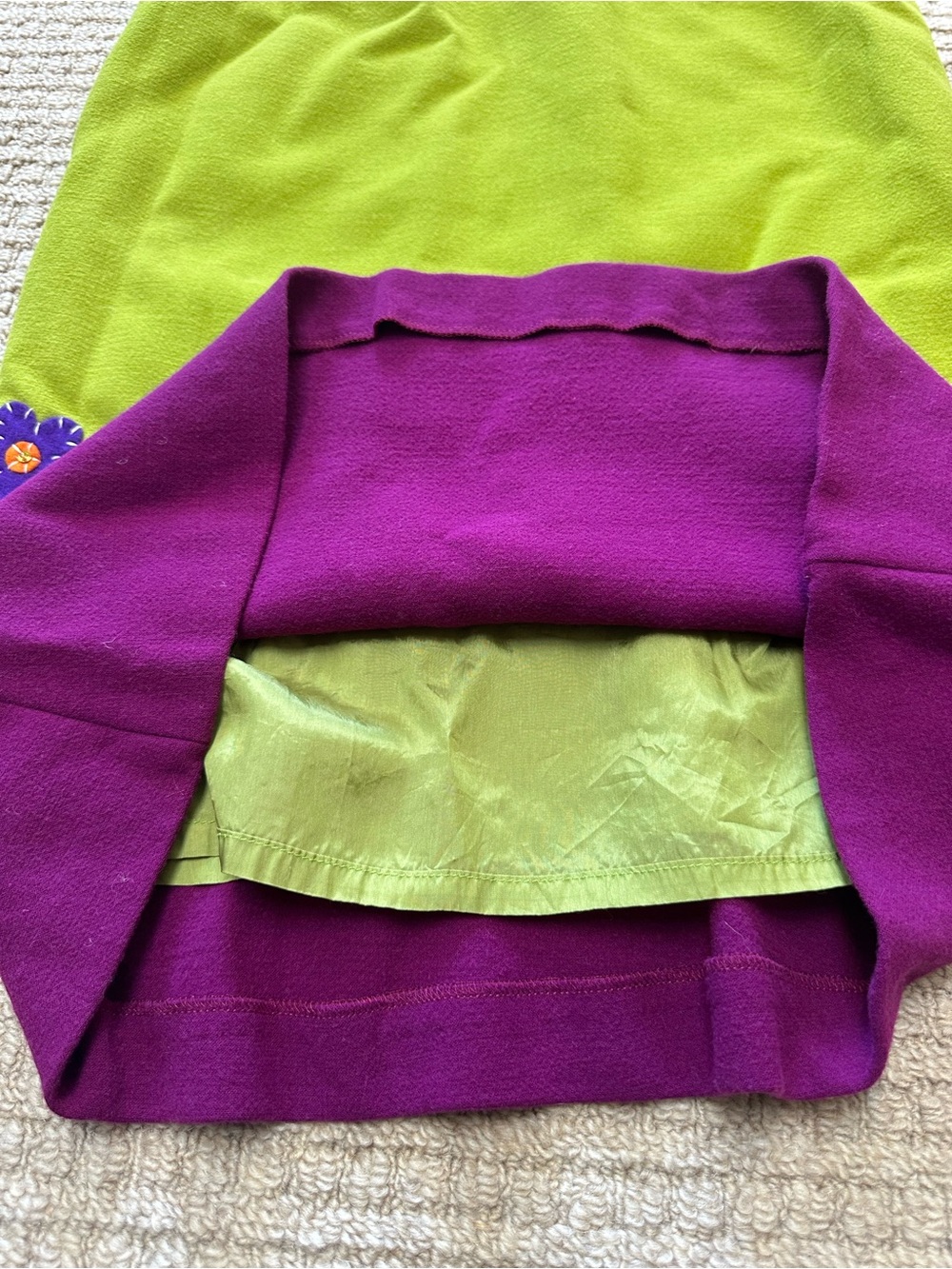 Moschino Vintage 90s Purple & Green Wool Blend Flower Sequins Midi Skirt Sz 6 - Picture 8 of 8